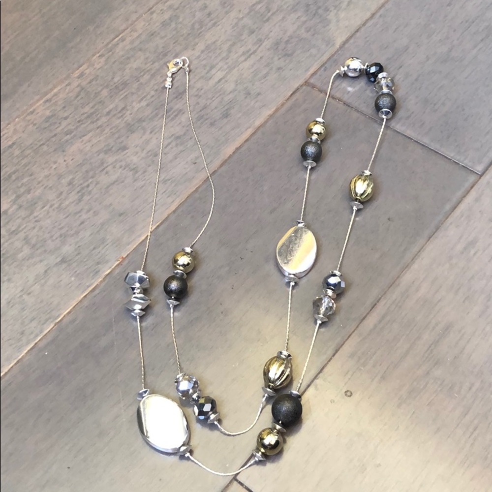 Long bead & chain necklace.